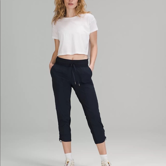 lululemon athletica Pants - Lululemon Women’s “One The Move” Mid Rise Pant | Navy | SZ 6